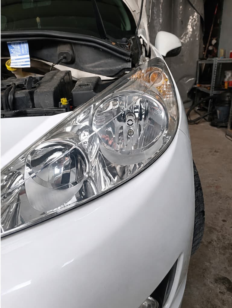 Peugeot 207, poliranje farova Sarajevo, poslije