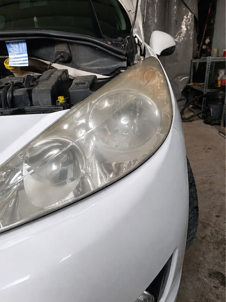 Peugeot 207, poliranje farova Sarajevo, prije